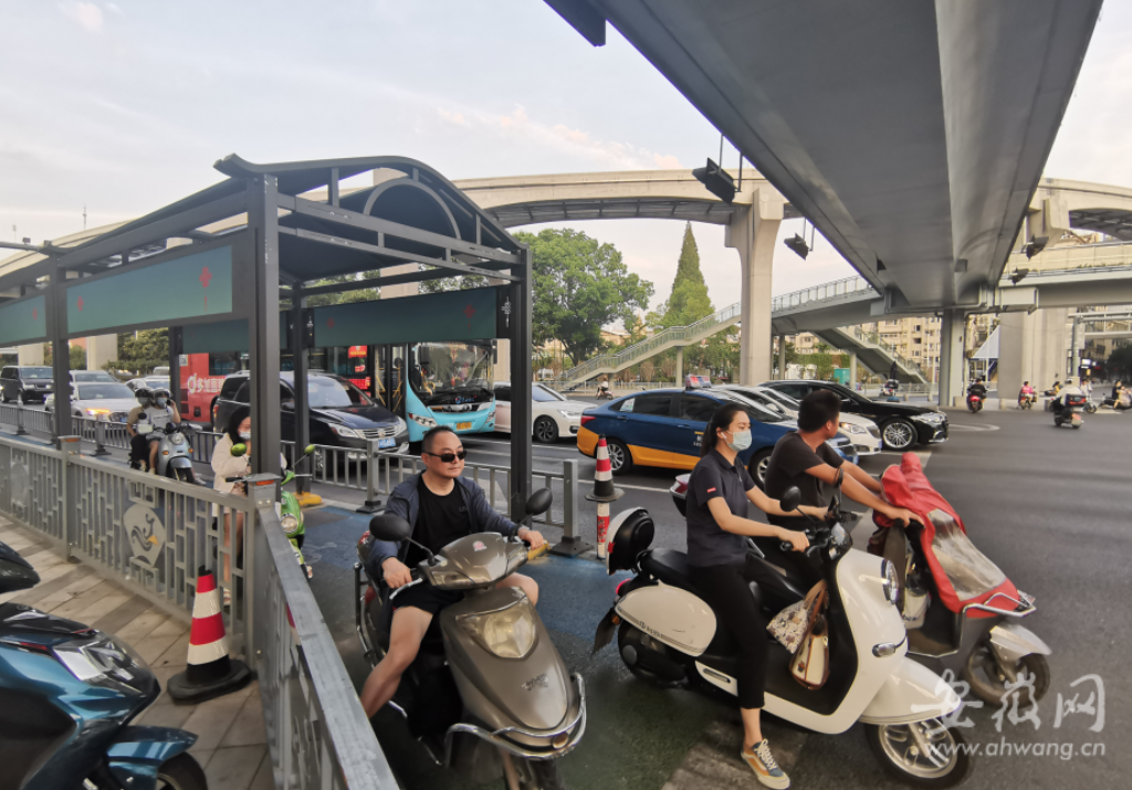 芜湖市2022年计划新增遮阳(雨)棚100座KAIYUN官网·开云(图2) 芜湖市2022年计划新增遮阳(雨)棚100座KAIYUN官网·开云(图2)