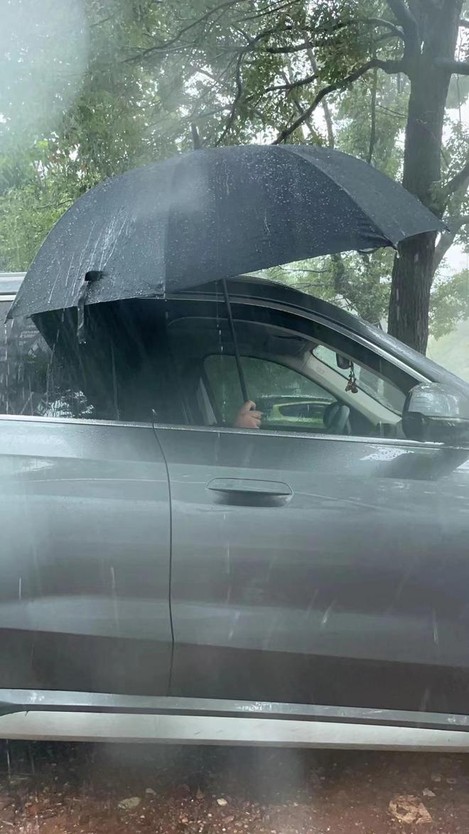 KAIYUN官网·开云长沙雷电暴雨赶在早高峰来了你是不是那个困在单位停车场的打工人？(图3)