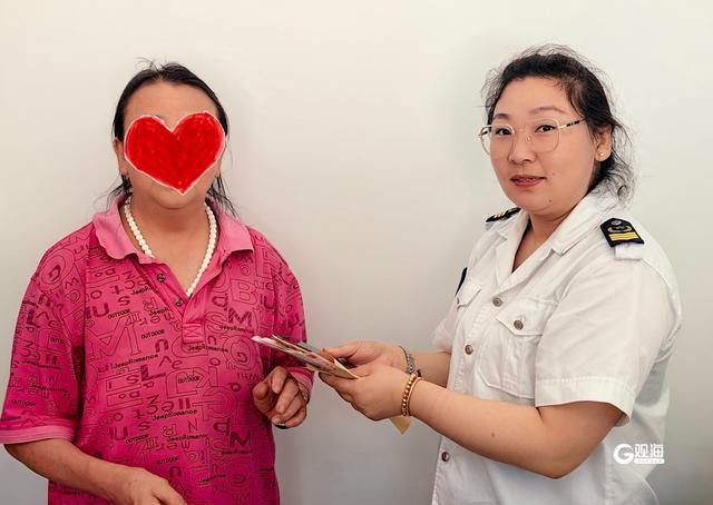 kaiyun官网手机、现金、药品……青岛10米车厢再现拾金不昧暖心场景(图2) kaiyun官网手机、现金、药品……青岛10米车厢再现拾金不昧暖心场景(图2)