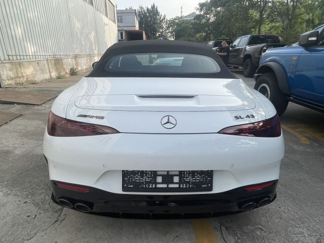 kaiyun官网奔驰SL43 AMG敞蓬跑车颜色丰富可选售价便宜(图3) kaiyun官网奔驰SL43 AMG敞蓬跑车颜色丰富可选售价便宜(图3)
