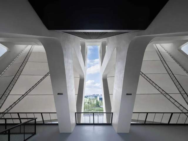 开云新地标亮相！苏州首座专业足球场——昆山奥体中心(图5)