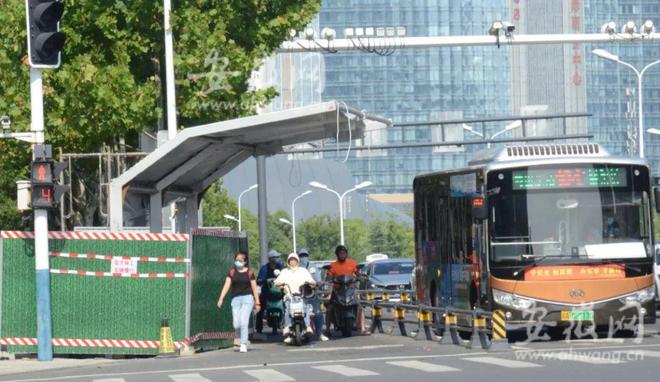 等红灯不再怕日晒雨淋kaiyun中国官方网站！安徽明确：应建