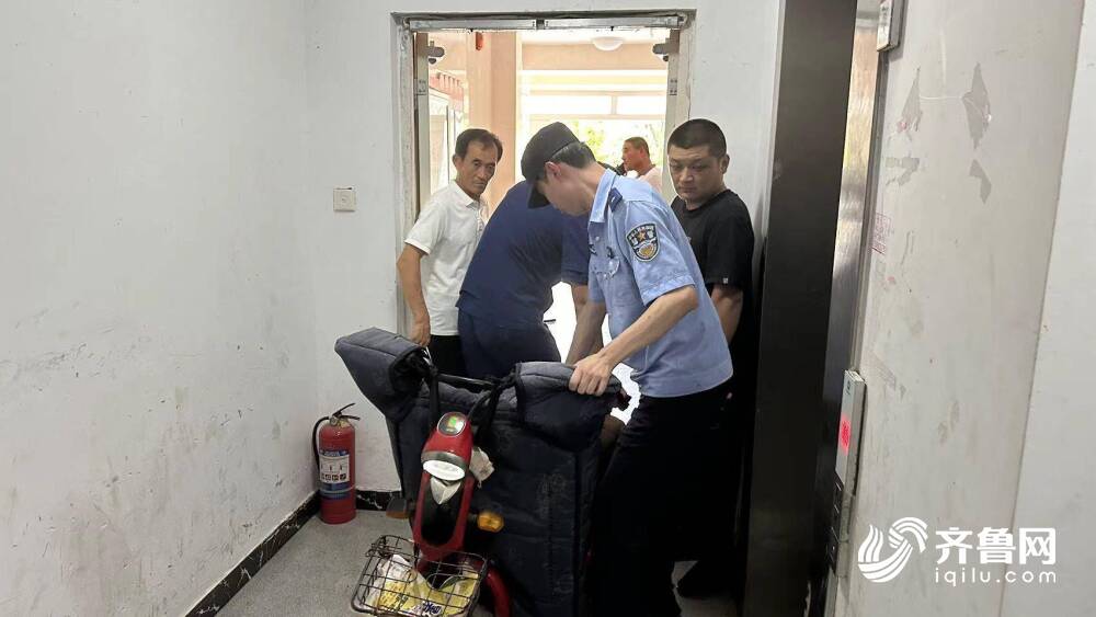 枣庄高新区兴城街道累计新改建车棚5200余平方米 有效改善老旧小区停车难(图3) 枣庄高新区兴城街道累计新改建车棚5200余平方米 有效改善老旧小区停车难(图3)