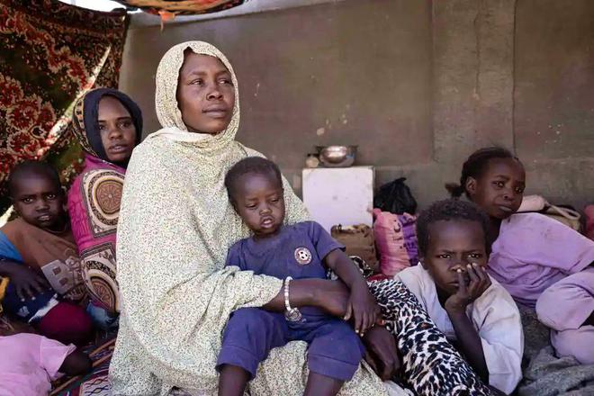 “我们从苏丹逃到这里除了捡回条命已一无所有”(图3)