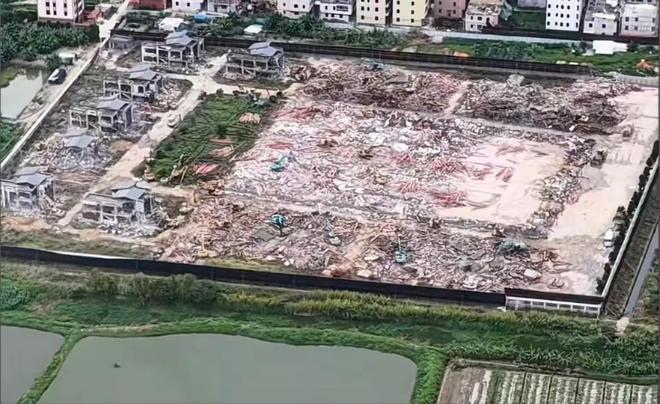 汕头估价超1亿豪宅“英之园”被拆!当地:最初处置方式是没收但当事人不配合(图2) 汕头估价超1亿豪宅“英之园”被拆!当地:最初处置方式是没收但当事人不配合(图2)