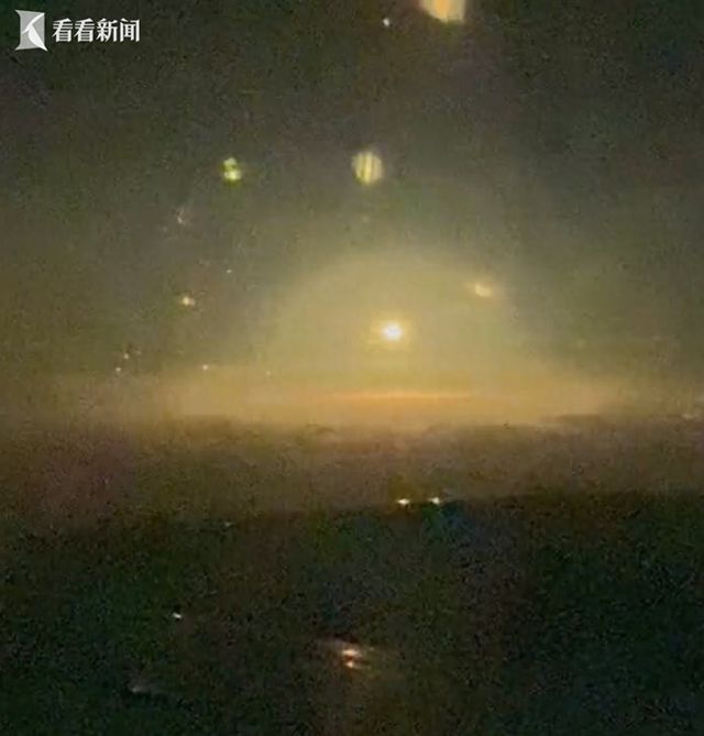 伊朗对以发射导弹 中国乘客航班上拍下惊人一幕