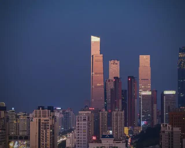 造价29亿！403米！广西第一高楼形如“水晶体”(图3)