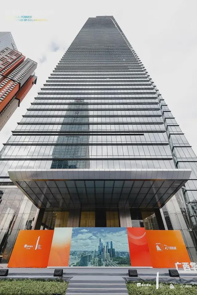 造价29亿！403米！广西第一高楼形如“水晶体”(图8)