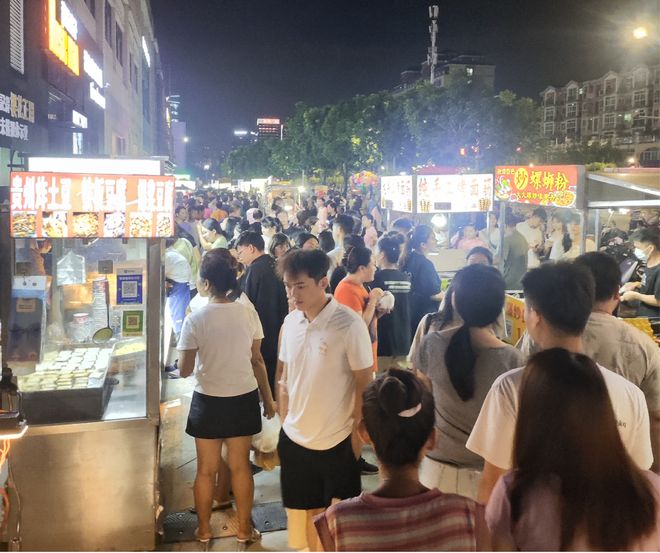 图集|蓬江城管时刻在线年城市管理各类投诉同比下降1635%(图17) 图集|蓬江城管时刻在线年城市管理各类投诉同比下降1635%(图17)