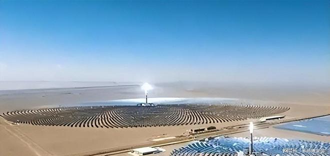 美国卫星发现中国花115亿在沙漠里铺满光伏板结果震惊了(图3)